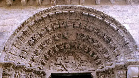 Portada de la iglesia de Santa María Magdalena de Tudela