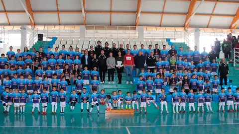 La escuela de F&uacute;tbol sala de Cintru&eacute;nigo al completo