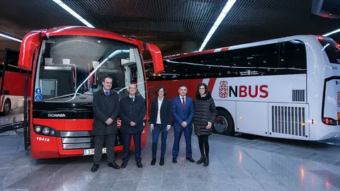 Luis García, Bernando Ciriza, Berta Miranda y Juan José Suárez durante la presentación de la nueva flota de autobuses