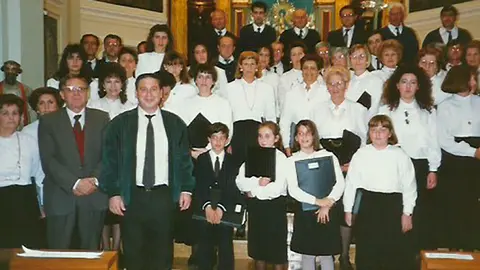 La Coral de Murchante durante el concierto del D&iacute;a de Navarra en 1990