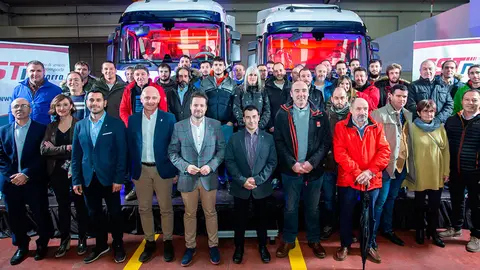  Autoridades con todo el equipo completo de CST Navarra
