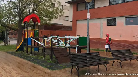 Parque infantil entre el Queiles y calles Albares y Alhemas