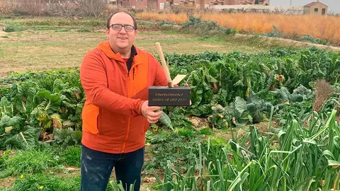 Javier P&eacute;rez nos muestra el premio realizado por &eacute;l mismo