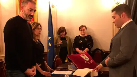 Jes&uacute;s Meli toma posesi&oacute;n de su acta como concejal en Corella