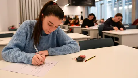 ex&aacute;menes examen oposiciones clase 1