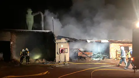 Incendio en una empresa de Cortes