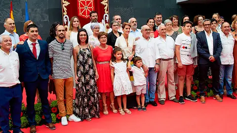 Mar&iacute;a Chivite y su familia el d&iacute;a que fue nombrada presidenta del Gobierno de Navarra