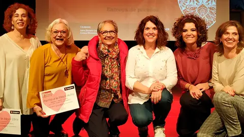 Las integrantes del grupo As de T en la entrega de premios