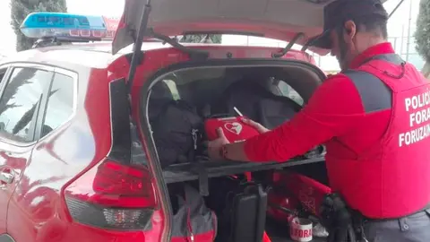 Actuaci&oacute;n de Polic&iacute;a Foral con un desfibrilador