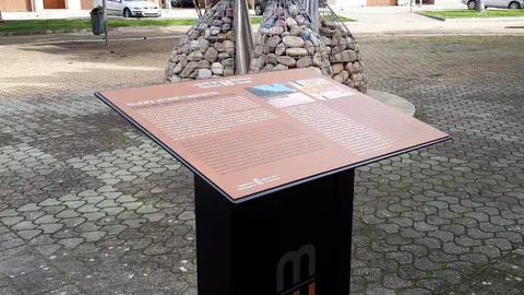 Panel explicativo instalado en el Parque de las Mujeres