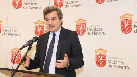 Rafael Teijeira, presidente del Colegio de M&eacute;dicos