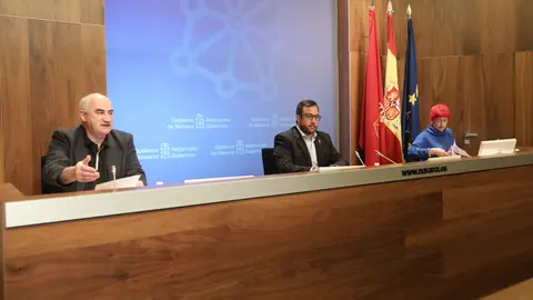 El vicepresidente Jos&eacute; M&ordf; Aierdi, durante su comparecencia junto a Javier Rem&iacute;rez y Santos Indur&aacute;in