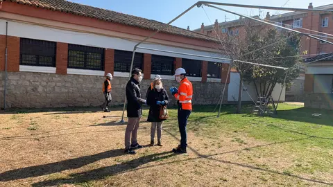 Instalaci&oacute;n de la carpa en el albegue juvenil