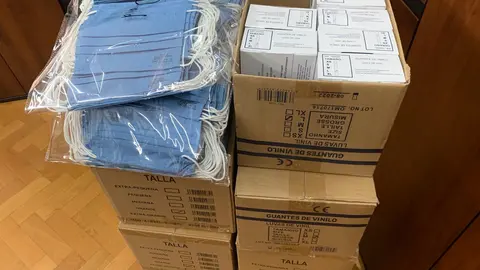 Donaci&oacute;n de mascarillas y guantes de la Pe&ntilde;a Madridista de Tudela