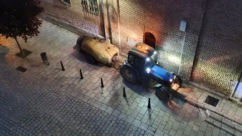 Tractor fumigaci&oacute;n desinfectaci&oacute;n Tudela 1