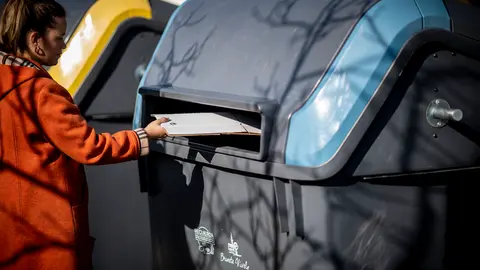 contenedores ecologismo basura papel pl&aacute;stico 6