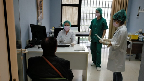 Atenci&oacute;n a un paciente en un centro de Atenci&oacute;n Primaria