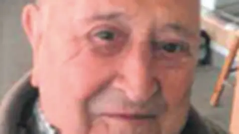 Carlos Arellano Gallu&eacute;s
