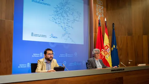 Jes&uacute;s M&ordf; Rodr&iacute;guez y Fernando Mendoza, durante la rueda de prensa