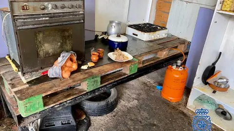 As&iacute; era el lugar que alquilaba en una nave de Milagro
