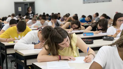 prueba ex&aacute;menes oposiciones evau UPNA Tudela clase