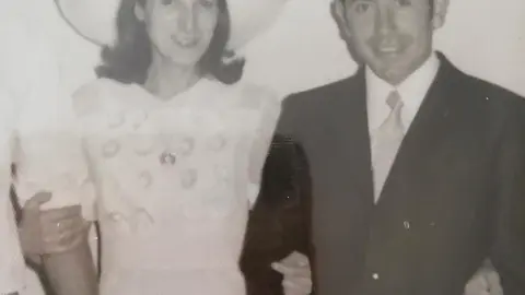Bodas de Oro de Luis Chivite y Mar&iacute;a Pilar Segura