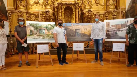 Los premiados del XX concurso de pintura al aire libre de Corella con el alcalde Gorka Garc&iacute;a Izal