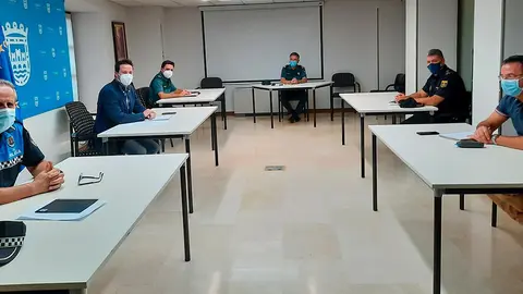 Ayer tuvo lugar una reuni&oacute;n que, convocada por el alcalde Alejandro Toquero, abord&oacute; los des&oacute;rdenes que se producen en este punto