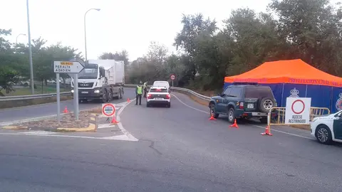 Confinamiento perimetral en la localidad de Peralta