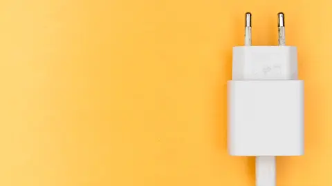 enchufe luz corriente energ&iacute;a ahorro energ&eacute;tico ahorrar 2