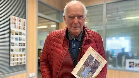 Luis Mar&iacute;a Mar&iacute;n Royo con su nuevo libro sobre los Jesuitas en Tudela
