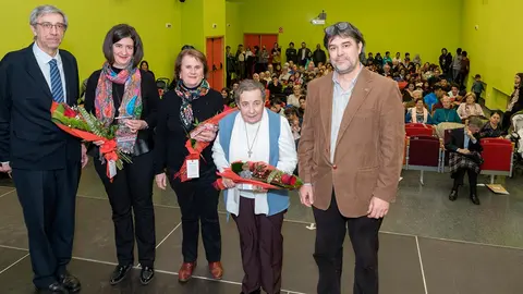 Jos&eacute; &Aacute;ngel Garc&iacute;a, primero por la derecha