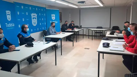 Reuni&oacute;n del alcalde Alejandro Toquero con Polic&iacute;a Municipal, Polic&iacute;a Foral, Polic&iacute;a Nacional y Guardia Civil
