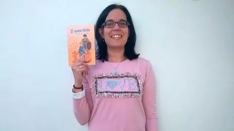 Ascen Casti&ntilde;eiras Moracho &lsquo;Ascen&rsquo; presenta su primer libro titulado &lsquo;El guardi&aacute;n de la mirilla'