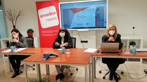 Sesi&oacute;n de trabajo de empresarias de la Zona de Peralta