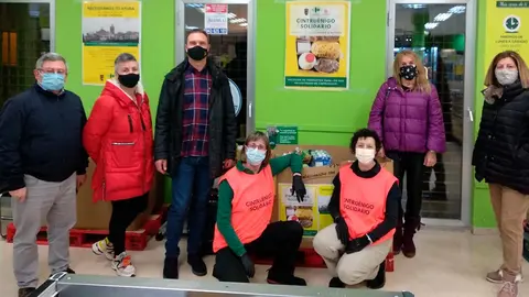 Entrega de los ultimos pal&eacute;s recogidos de la Campa&ntilde;a Cintru&eacute;nigo Solidario