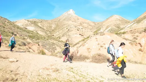 Un grupo de Corella en una escapada al Cabezo del Fraile, en la muga entre Navarra y Arag&oacute;n, en la zona de Bu&ntilde;uel