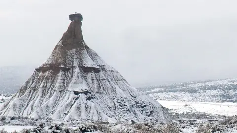 Castil de Tierra en Bardenas Reales de Navarra nevado