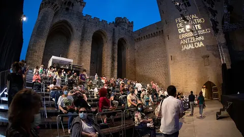 P&uacute;blico en una de las obras del Festival de Olite del a&ntilde;o pasado