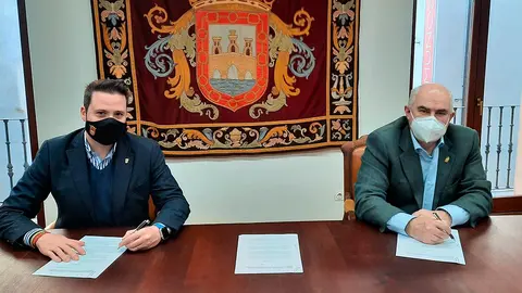 El vicepresidente y titular de Vivienda del Gobierno de Navarra, Jos&eacute; M.&ordf; Aierdi, y el alcalde de Tudela, Alejandro Toquero