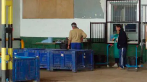 Trabajadores de la Cooperativa Agr&iacute;cola San Blas de Ribaforada