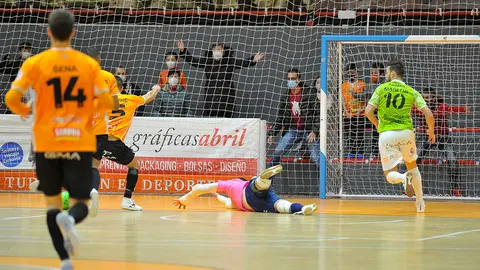 Primer gol del partido a cargo de Lemine