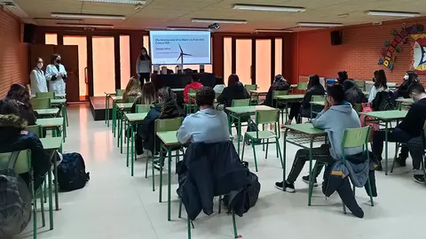 El IES Valle del Ebro celebr&oacute; el D&iacute;a internacional de la mujer y la ni&ntilde;a en la ciencia 3