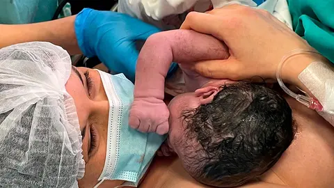 La t&eacute;cnica &ldquo;Piel con piel&rdquo; se aplica en el hospital Reina Sof&iacute;a desde 2007 en partos vaginales con resultados satisfactorios para familias y profesionales