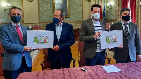 Cuadro con el cup&oacute;n especial de la ONCE dedicado a las Fiestas de la Verdura