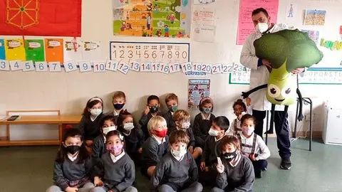 Los ni&ntilde;os y ni&ntilde;as del colegio Compa&ntilde;&iacute;a de Mar&iacute;a ya han tenido ya la suerte de conocer a Brocol&iacute;n