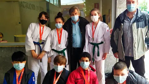 F&eacute;lix Pastor con el equipo Infantil del Shogun