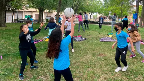 CP Monte San Juli&aacute;n D&iacute;a de la Educaci&oacute;n F&iacute;sica en la calle 1