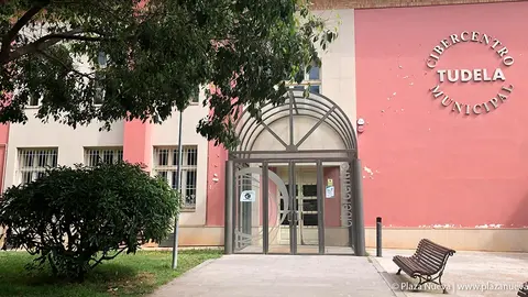 Fundaci&oacute;n D&eacute;dalo est&aacute; situada en el Cibercentro de Tudela, en la calle Alberto Pelairea 9