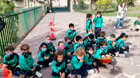 Ofrenda floral del colegio La Anunciata 1